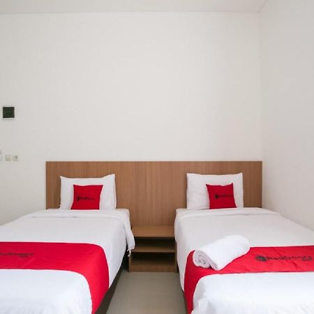 Reddoorz Syariah Near Lapangan Pancasila Simpang Lima Hostel Semarang Kültér fotó