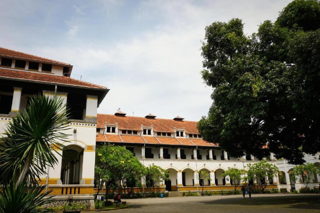 Reddoorz Syariah Near Lapangan Pancasila Simpang Lima Hostel Semarang Kültér fotó