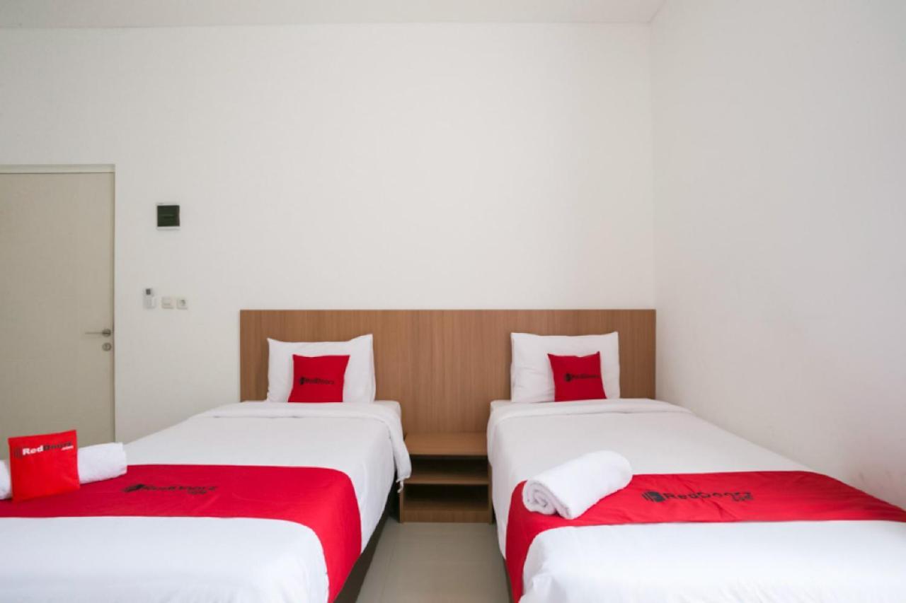 Reddoorz Syariah Near Lapangan Pancasila Simpang Lima Hostel Semarang Kültér fotó